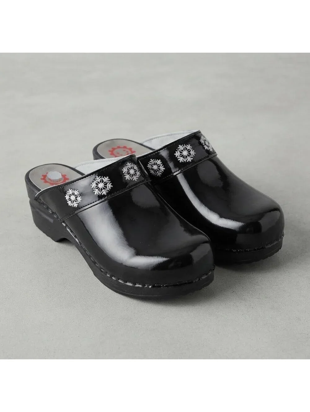 Hanna Andersson Black Patent Leather Snowflake Swedish Clogs Size 40 US 9-9.5